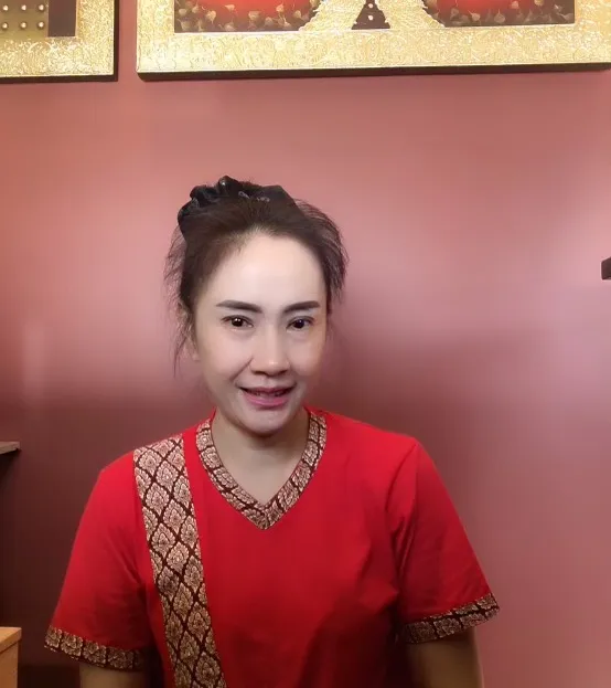 Anna is a Full Time Therapist at Nakhon Thai Massage in Parnell Auckland, the Best Thai Massage in Auckland
